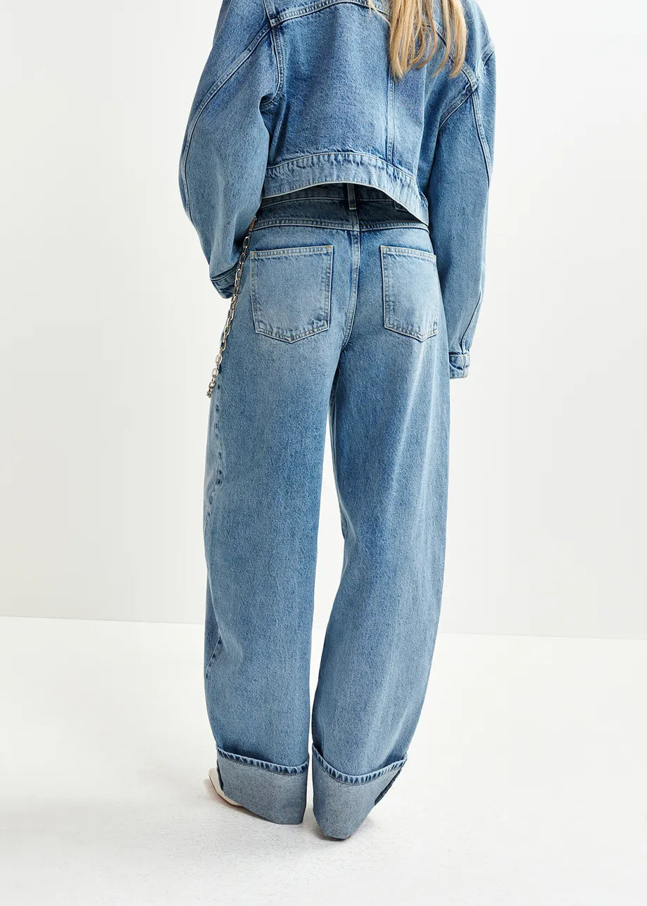 Blaue Ballon Jeans mit gefalteten Manschetten und abnehmbarer Kette