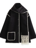 Hepburn Cape mit Quastenschal
